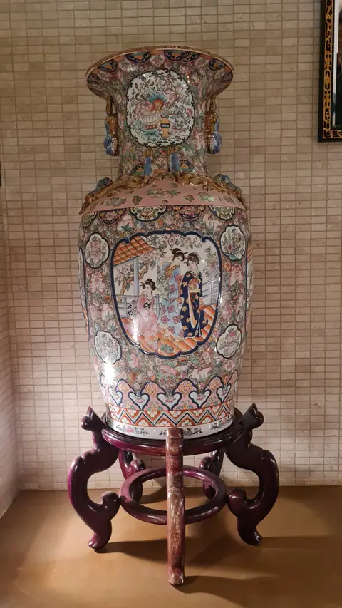 Paire de vases chinois rose et blanc, Quianlong