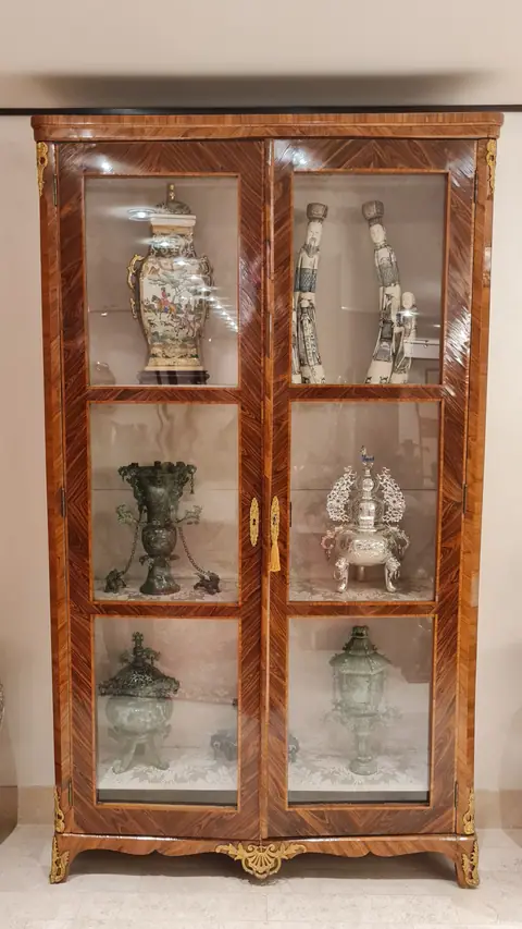 Vitrine style Louis XV
