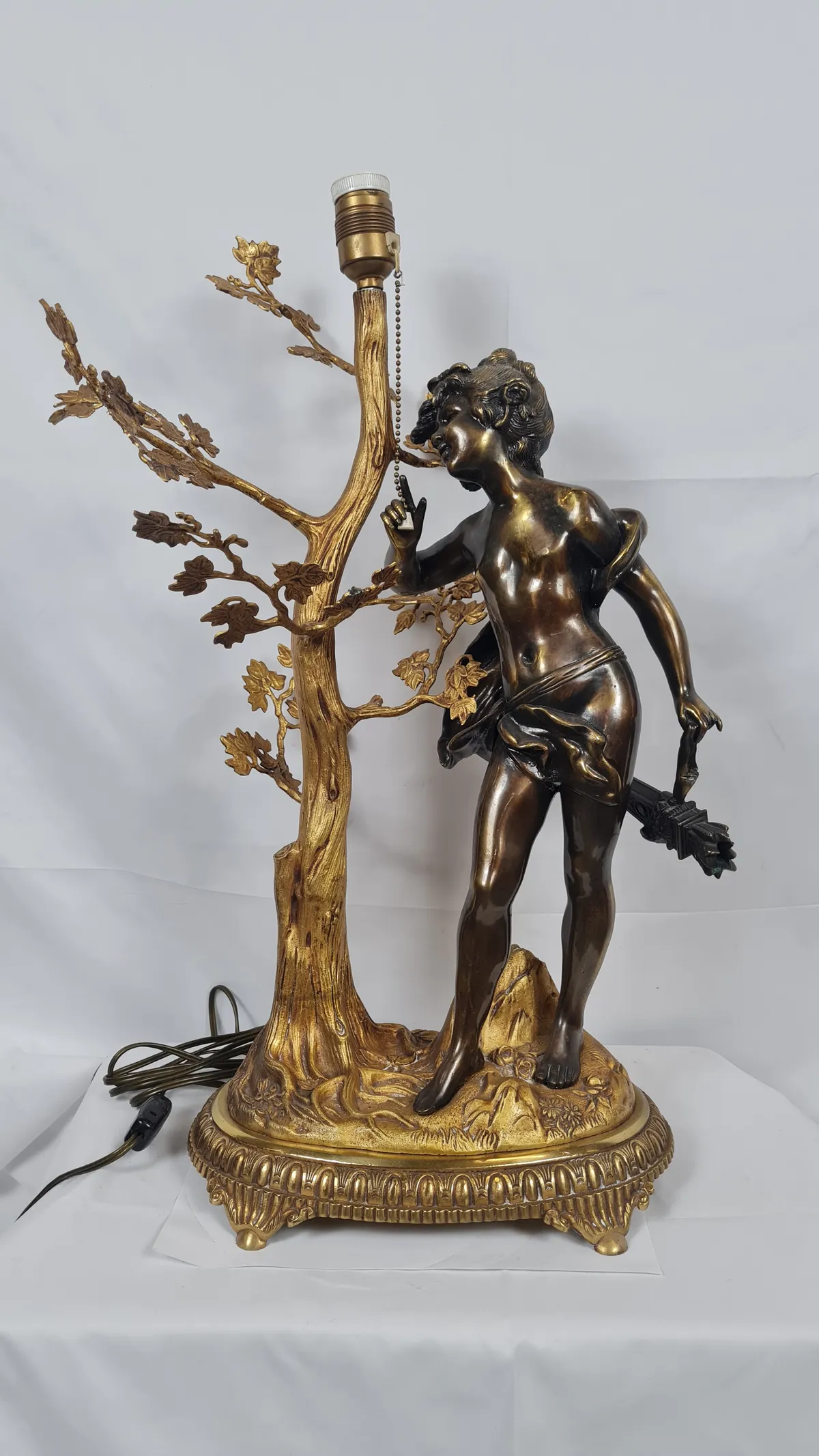 Satir et arbre doré, lampe