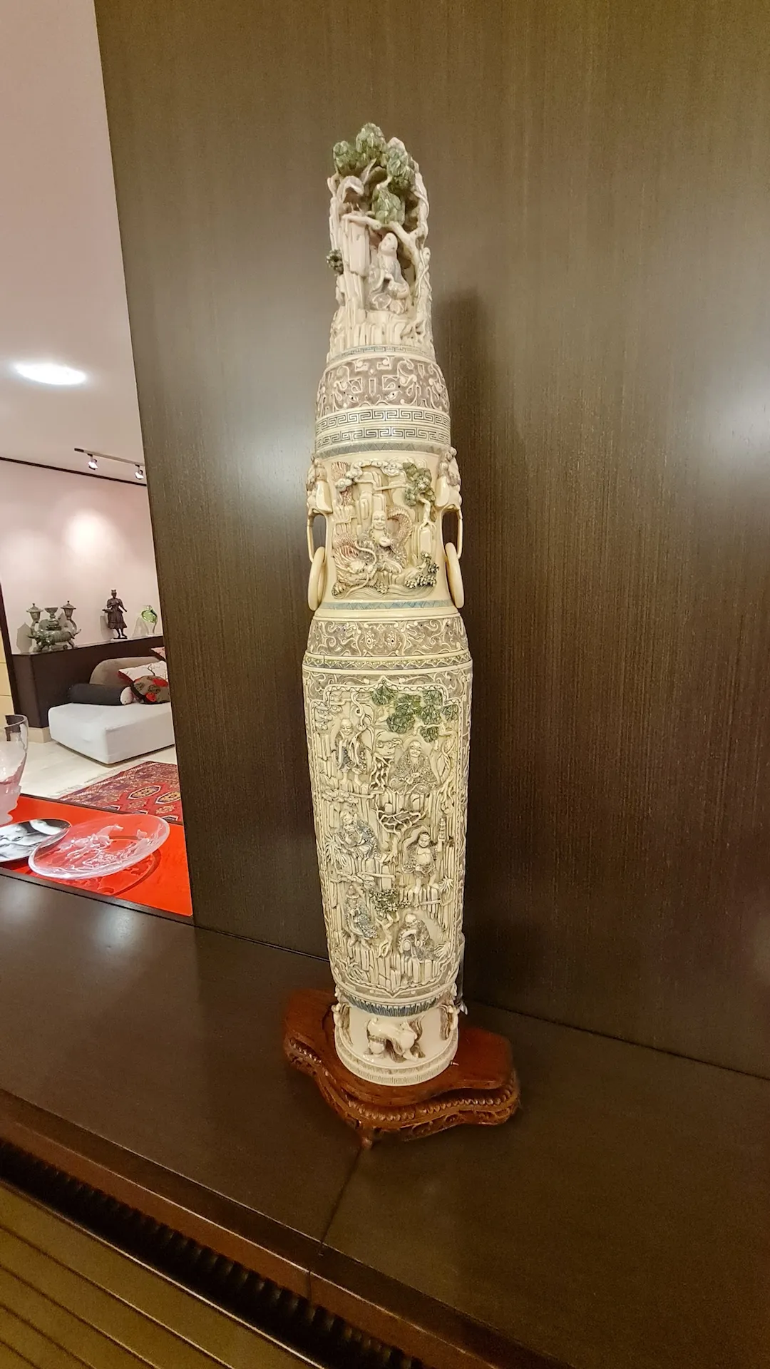 Vase asiatique long